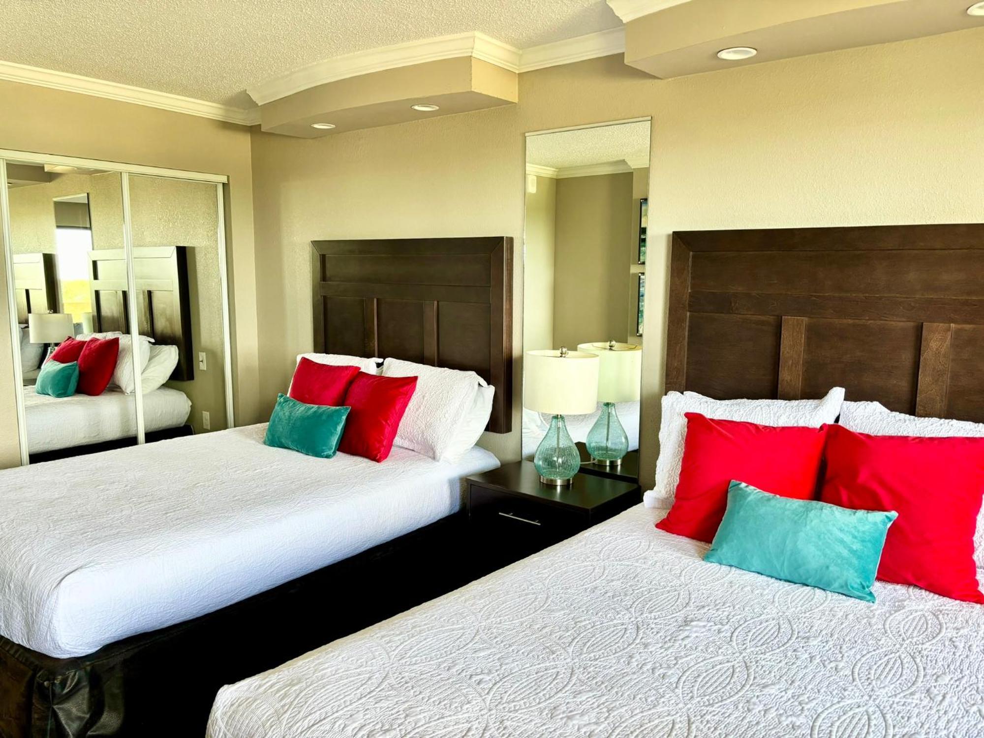 Azure Bliss Oceanfront Condo Sleeps 6 미를 비치 외부 사진