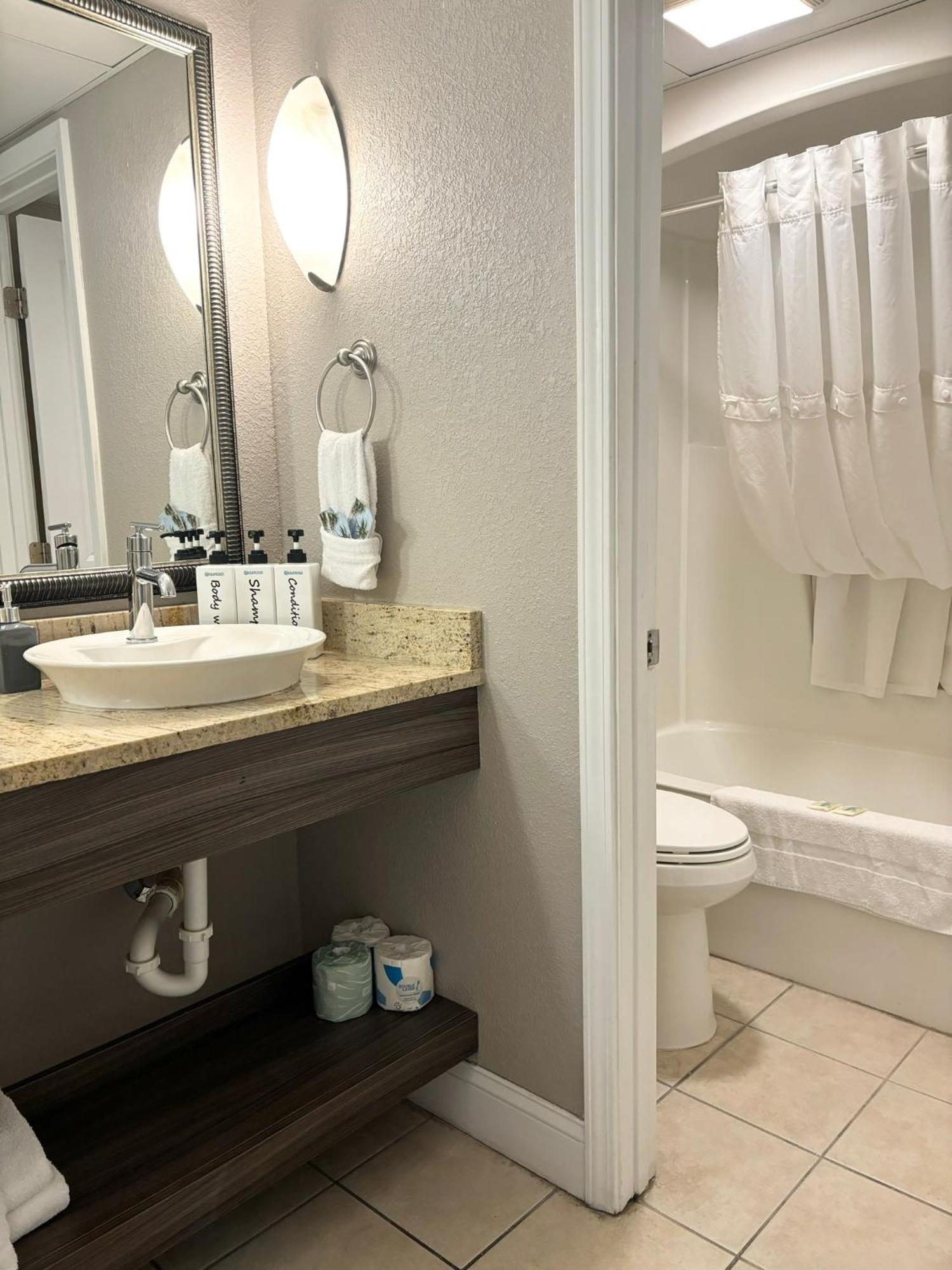 Azure Bliss Oceanfront Condo Sleeps 6 미를 비치 외부 사진