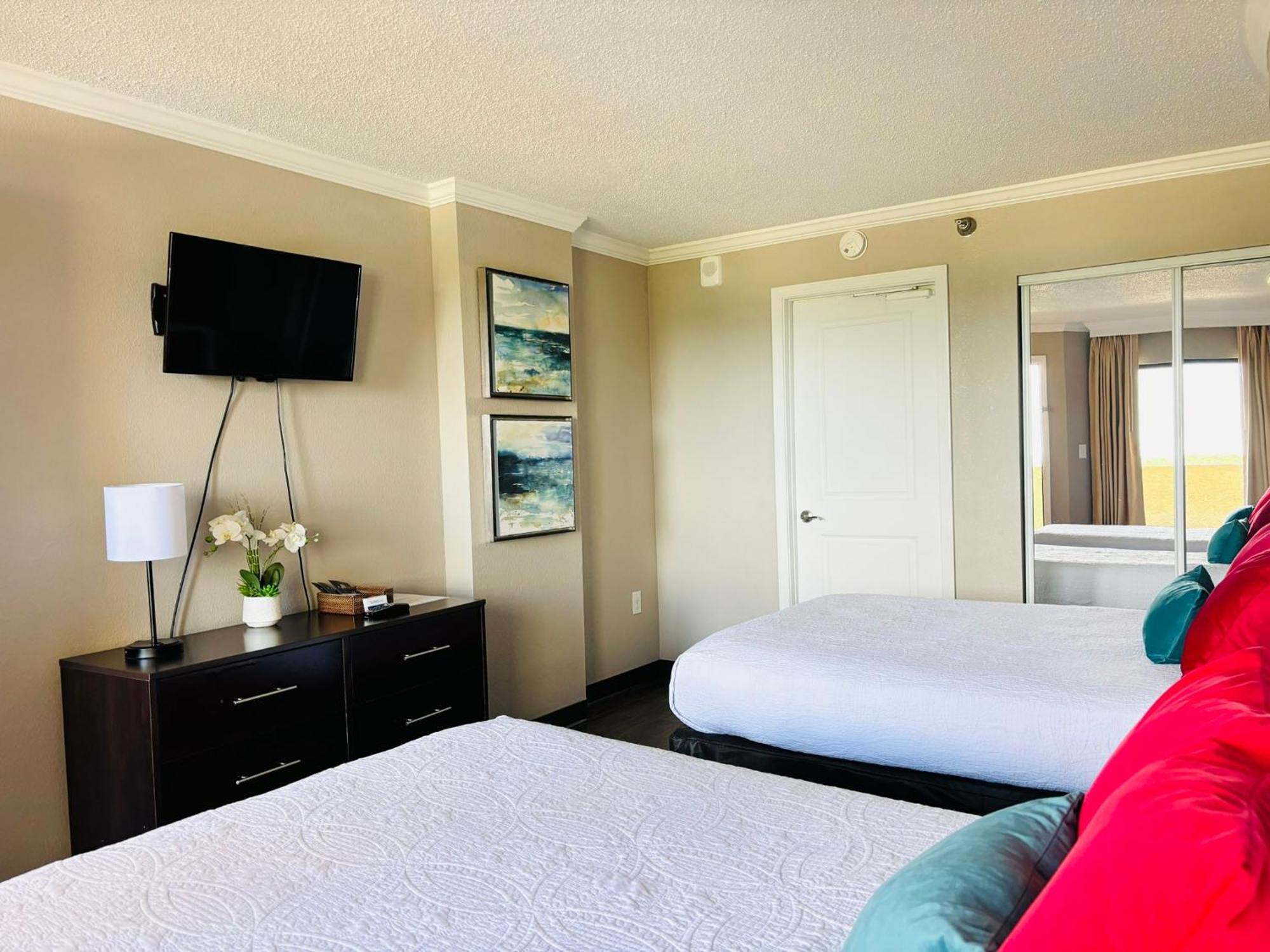 Azure Bliss Oceanfront Condo Sleeps 6 미를 비치 외부 사진