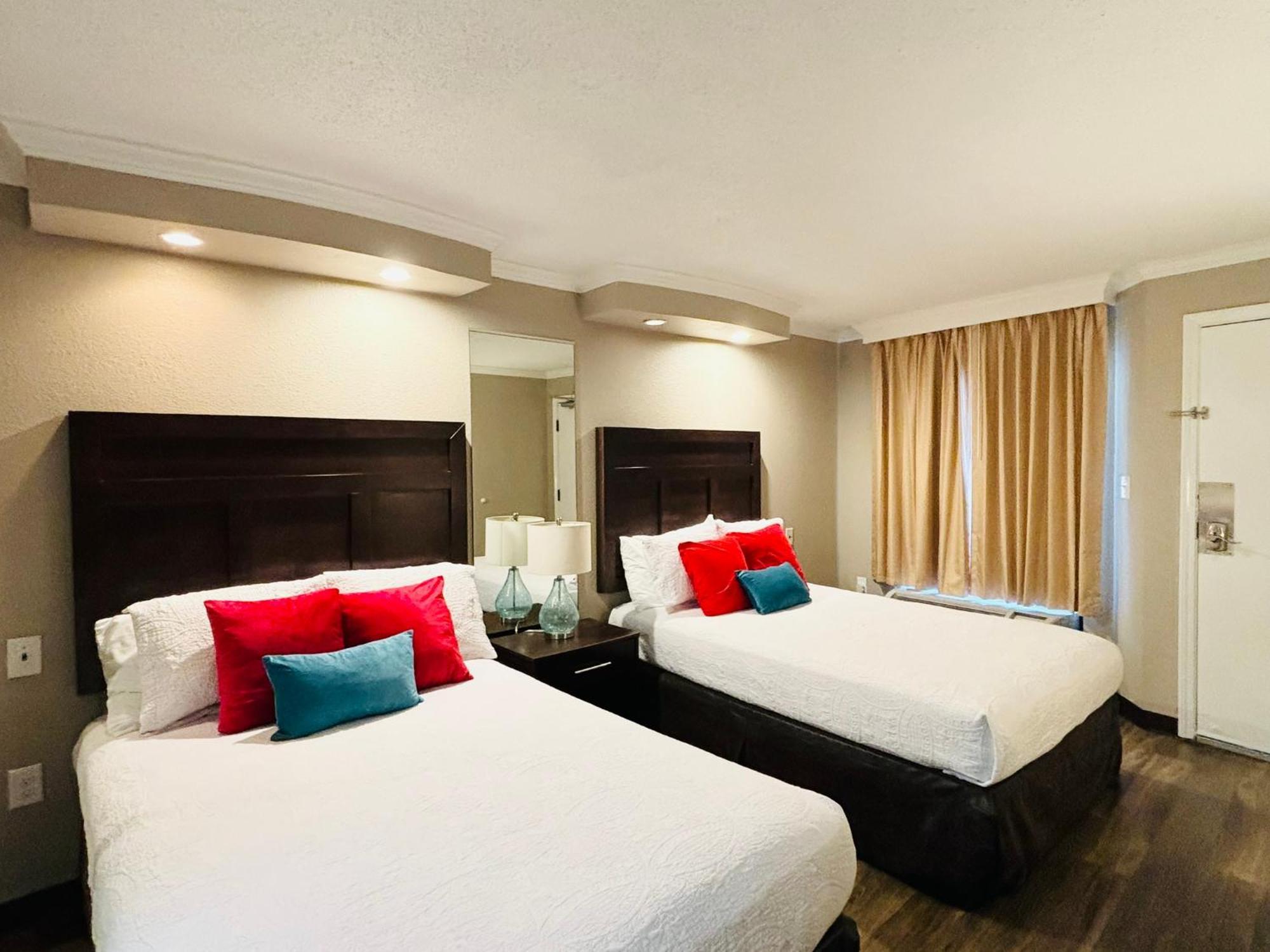 Azure Bliss Oceanfront Condo Sleeps 6 미를 비치 외부 사진
